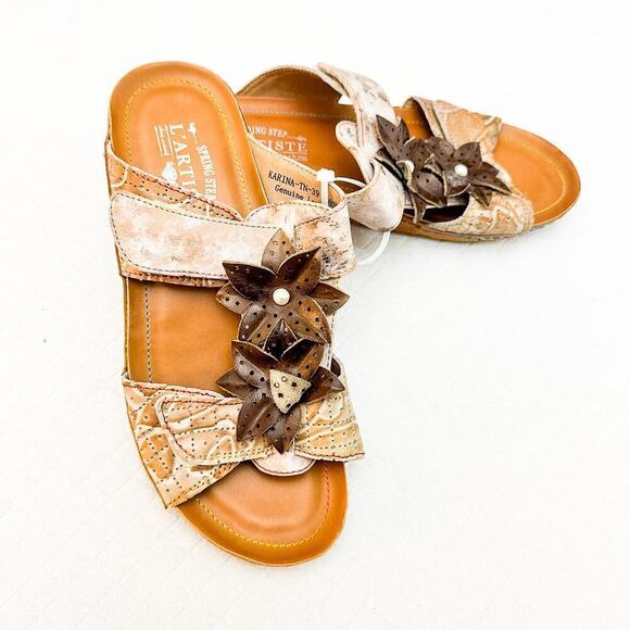 L'Artiste Spring Step Karina Leather Open Toe Sandal Flower Adorned Size 39 MINT - Picture 5 of 5